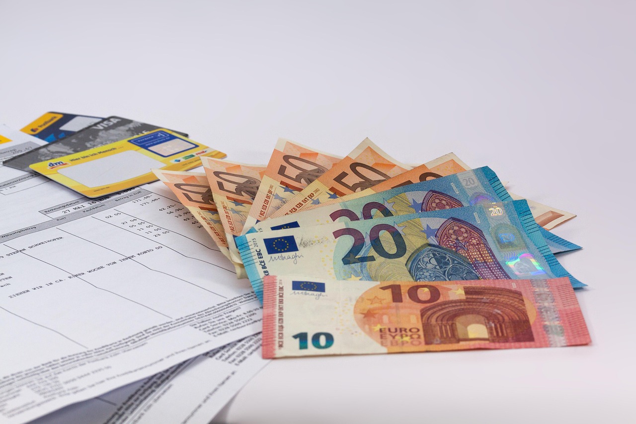 découvrez tout ce qu'il faut savoir sur le chèque bancaire : définition, modalités d'utilisation, sécurité, délais d'encaissement et astuces pour optimiser vos transactions en toute confiance.