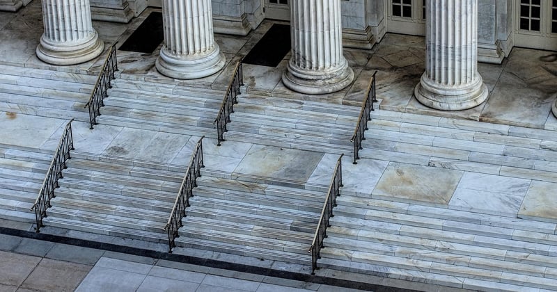 Comment saisir le tribunal pour litige de voisinage sans se tromper