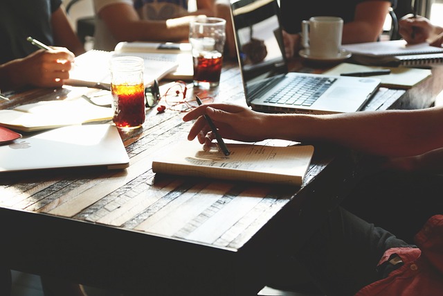 Compétitivité en entreprise : comment se définit-elle et pourquoi est-elle essentielle en 2025 ?