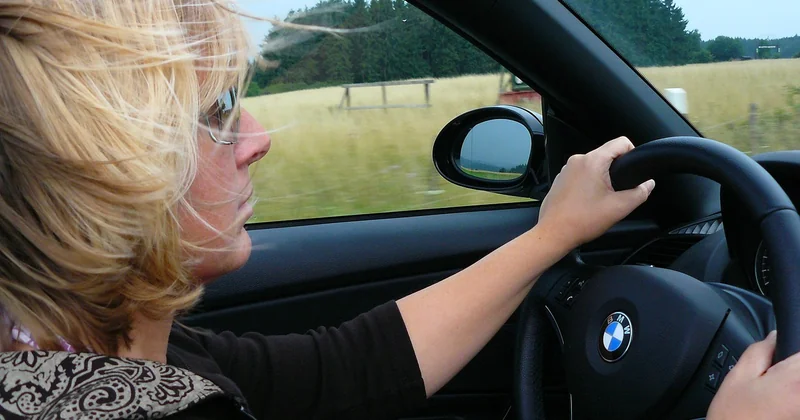 Déclarer un autre conducteur pour une amende : une alternative à la contestation