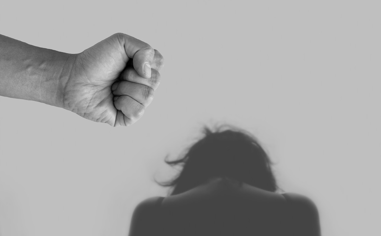 découvrez les réalités de la violence domestique, ses conséquences sur les victimes et les ressources disponibles pour obtenir de l'aide. apprenez à reconnaître les signes, à soutenir ceux qui en souffrent et à promouvoir un environnement sans violence.