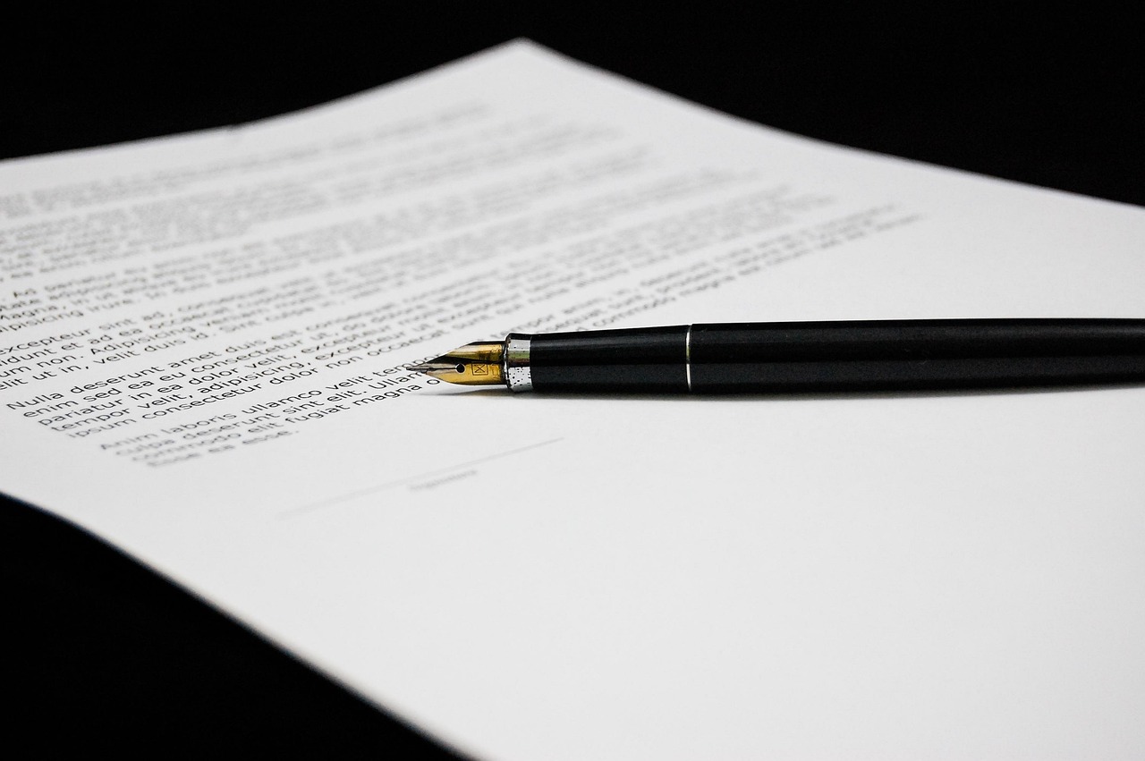découvrez les clauses essentielles d'un contrat de service pour assurer la clarté et la protection des deux parties. apprenez à rédiger et à négocier des accords de service efficaces pour éviter les litiges et garantir une collaboration réussie.